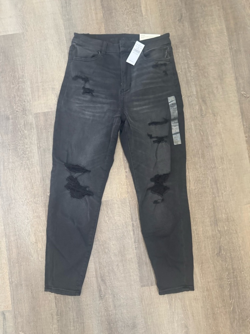New With Tags! American Eagle Outfitters Black High-Rise Distressed Skinny Jeans